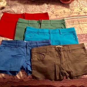 5 pairs of Levi shorts!
